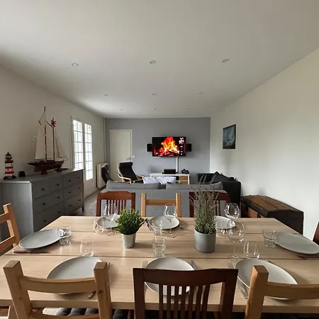 La Fromagerie Maison Lumineuse Et Spacieuse Beau Sejour 5 Ch 2 Wc 1 Sdb Grand Jardin Clos 5mn A Pied Commerces 10 Mn Omaha Proche Plages Du Debarquement *