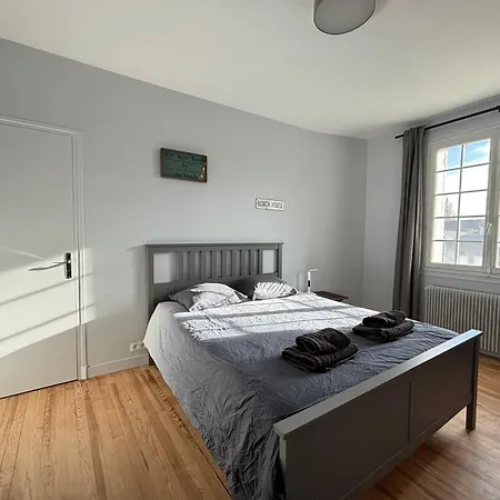 Maison Lumineuse: Spacious Near Omaha * Trevieres