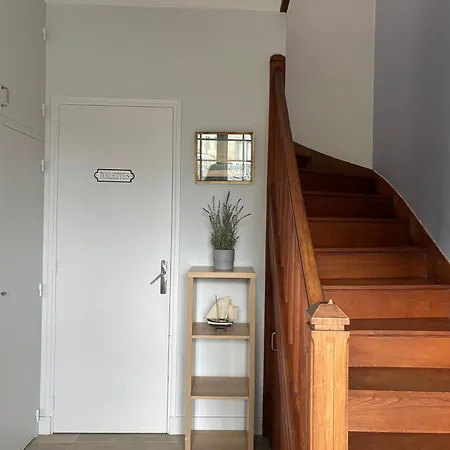 Maison Lumineuse: Spacious Near Omaha Trevieres