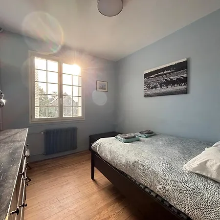 Maison Lumineuse: Spacious Near Omaha *