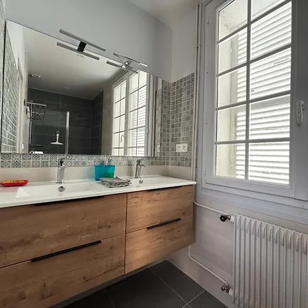 La Fromagerie Maison Lumineuse Et Spacieuse Beau Sejour 5 Ch 2 Wc 1 Sdb Grand Jardin Clos 5mn A Pied Commerces 10 Mn Omaha Proche Plages Du Debarquement